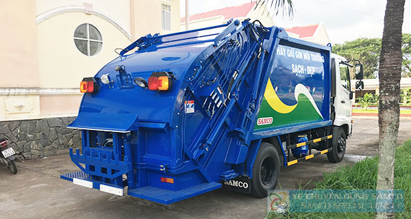 SAMCO bàn giao 01 xe ép rác cho Phòng Kinh tế và Hạ tầng Huyện Phú Hòa