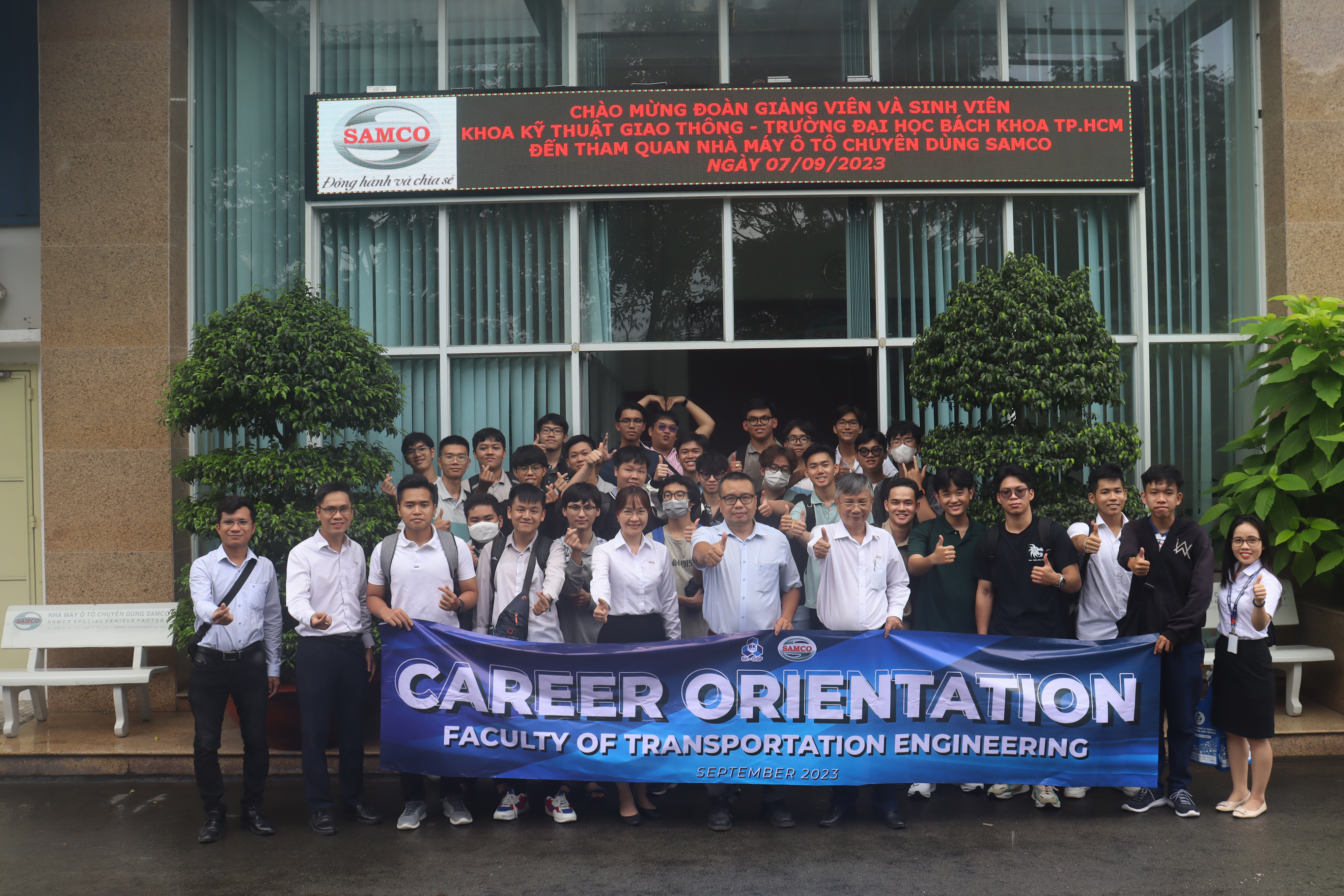 XÍ NGHIỆP CƠ KHÍ Ô TÔ CHUYÊN DÙNG AN LẠC (SP.SAMCO) ĐỒNG HÀNH TRONG HOẠT ĐỘNG CAREER ORIENTATION 2023